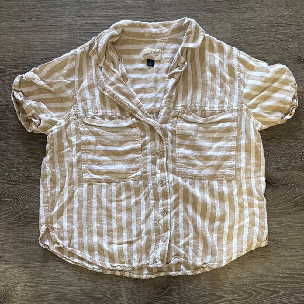 Universal Thread Beige Button-Up Women's Top stripped